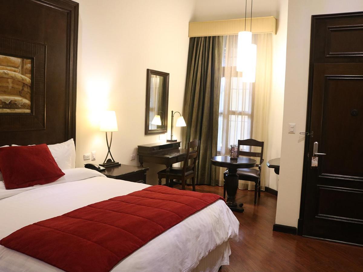 Camino Real Hotel